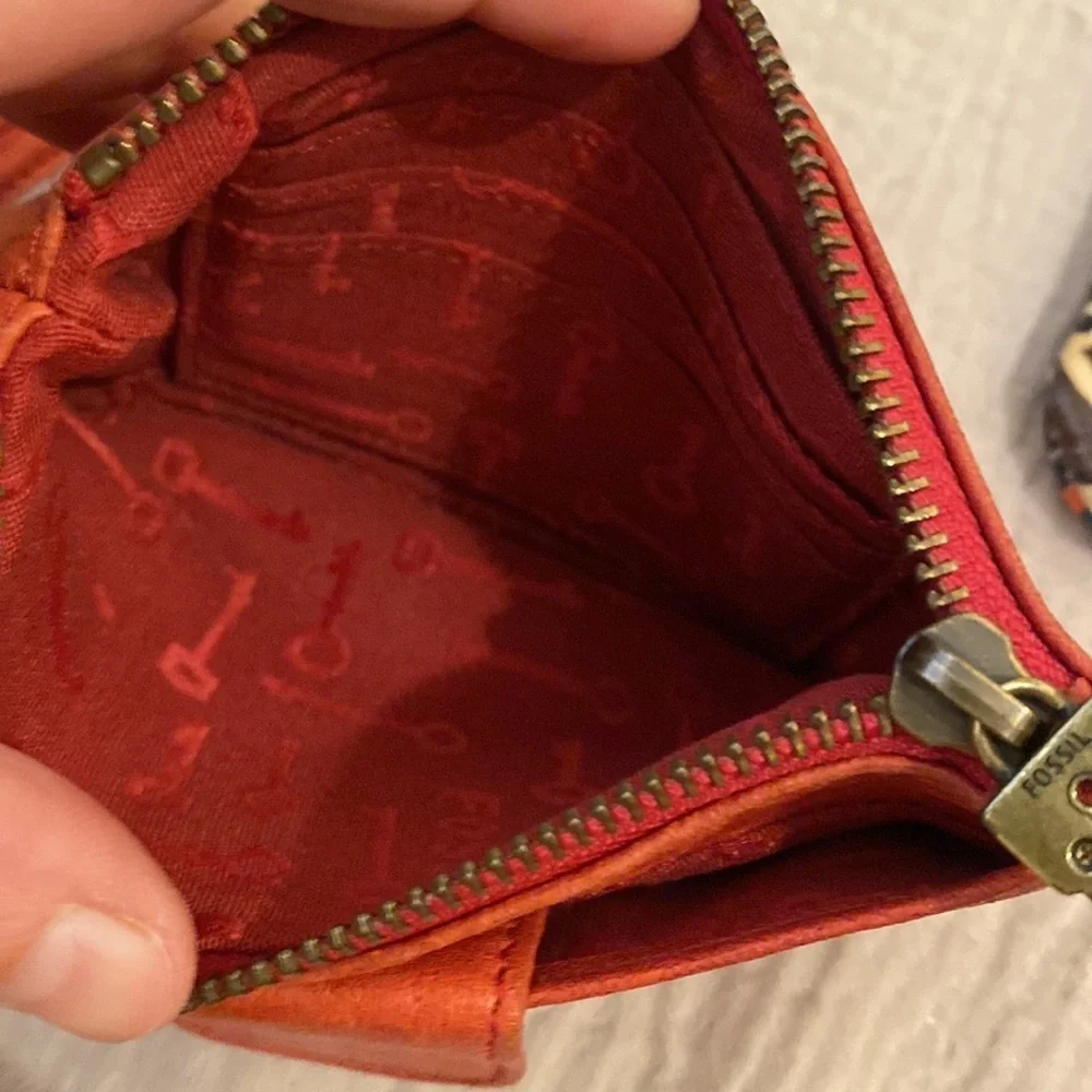 Fossil leather wristlet bag & pouch. Set 2 pieces